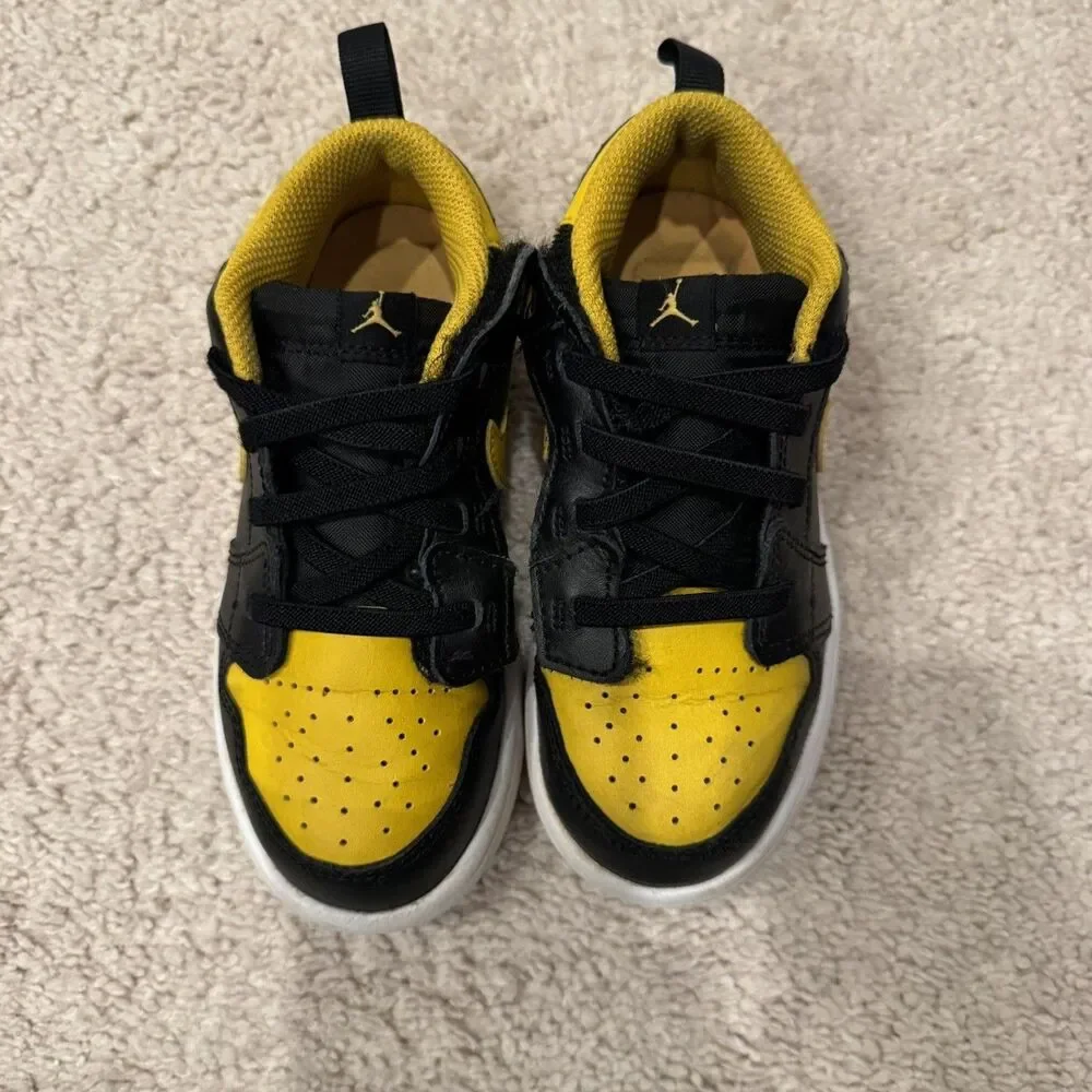 Authentic Nike Air Jordan 1 Retro Low TD Toddler Size 10C Black and Gold